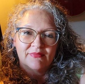 Meet your Posher, Lori